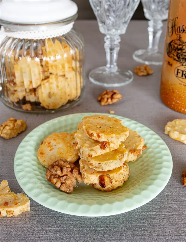 Сырное печенье с грецкими орехами