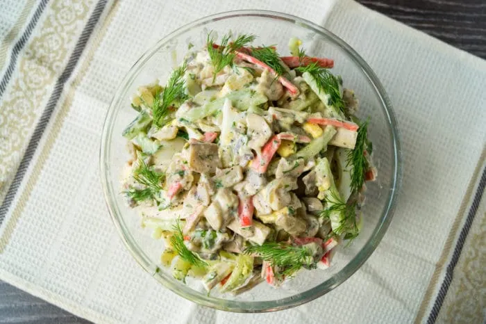 salat fasolyu krabovimi 53a689 Салат с фасолью и крабовыми палочками