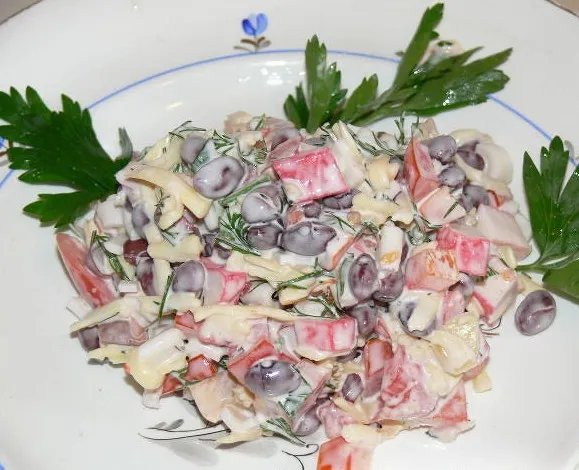 salat fasolyu krabovimi 6b1c4b Салат с фасолью и крабовыми палочками