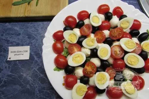 salat motsarelli tomatov 94051 Салат с перепелиными яйцами и помидорами