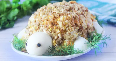 Салат черепаха с курицей и грецкими орехами