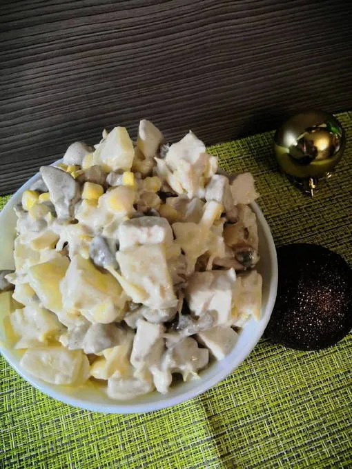 salat kuritsey ananasom 5bb40 Салат с ананасом и грибами