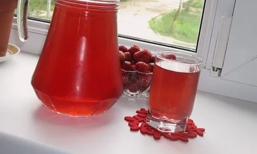 kompot vishni kastryule 1300e Компот из вишни