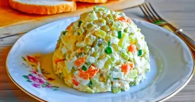 Салат Столичный классический с курицей