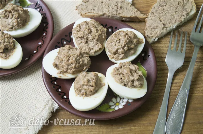 Яйца фаршированные куриной печенью