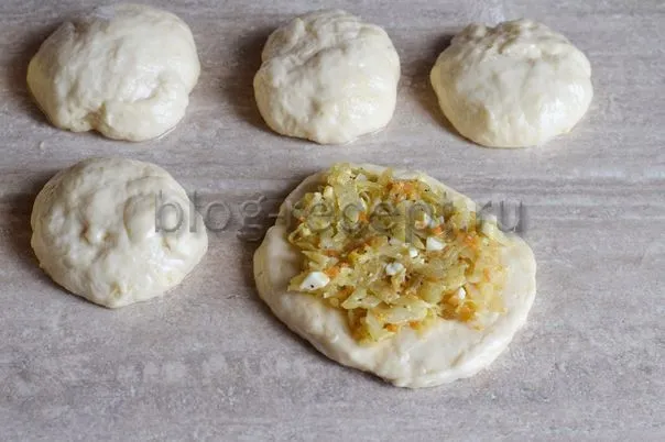 pishnie pirozhki kapustoy 003b02 Пирожки с капустой и яйцом