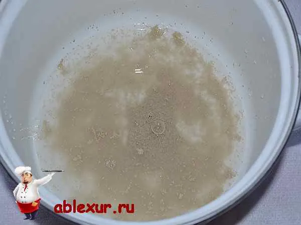 залитые водой дрожжи