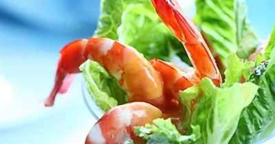 Салат морской коктейль из морепродуктов