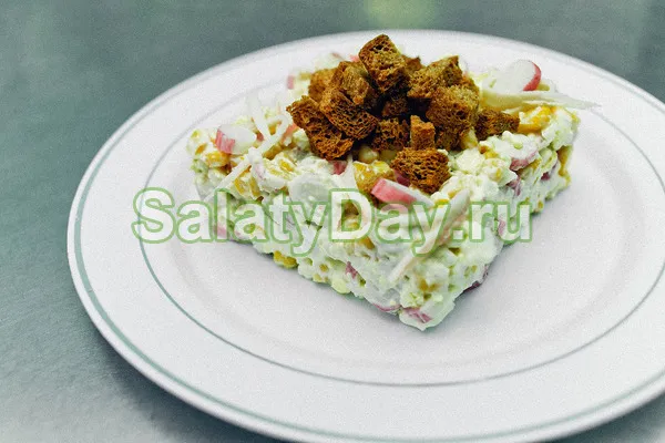 salat krabovimi palochkami 44ad6a0 Салат с сухариками и крабовыми палочками