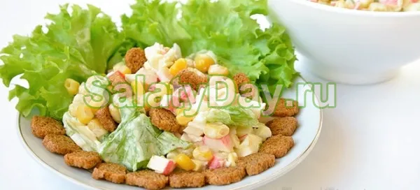 salat krabovimi palochkami 74390f5 Салат с сухариками и крабовыми палочками