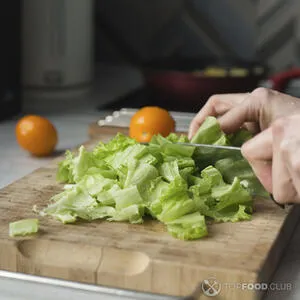 Теплый салат с говядиной и овощами