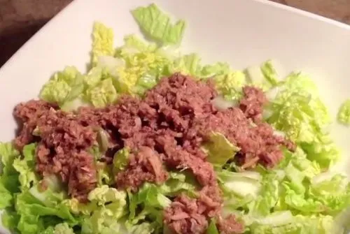 salat tuntsom yaytsom 218086 Салат с тунцом и кукурузой