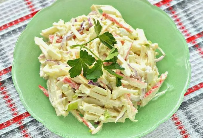 salat kalmarami yaytsom f239172 Салат с кальмарами и яйцом и сыром