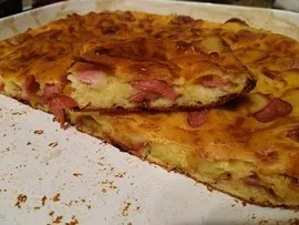 pirog sirom sosiskami 98feb4 Пирог с сосисками и сыром