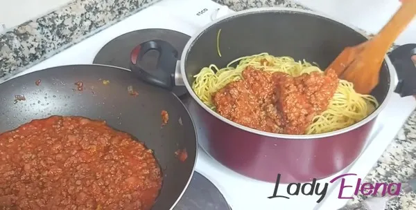 spagetti farshem tomatnom 1202c2a Спагетти с фаршем в томатном соусе