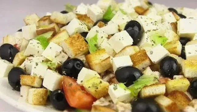 grecheskiy salat kuritsey 42ea9 Салат с оливками и курицей