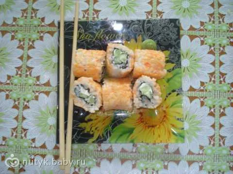 uramaki rolli semgoy ikroy 594840e Икра мойвы для роллов