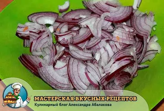 красный лук полукольцами