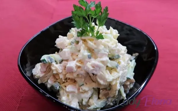 Салат из копченой курицы с огурцом