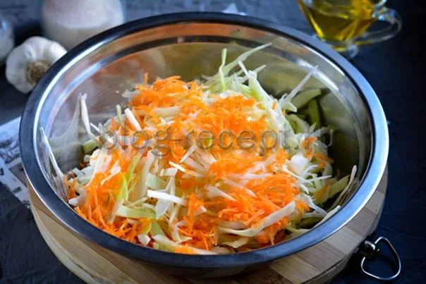 salat kapusti morkovyu 61b0 Салат из капусты с морковью и болгарским перцем