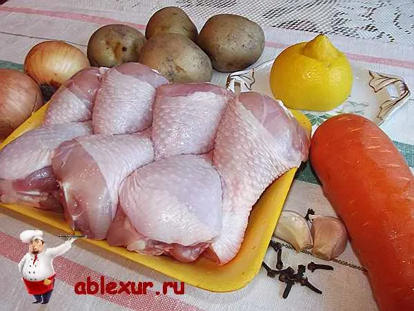 куриные ножки на подложке с овощами