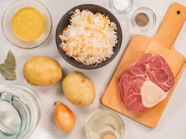 kapustnyak ukrainskiy 8ee1 Капустняк украинский с квашеной капустой и пшеном и мясом