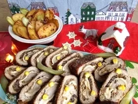 Мясной рулет с грибами и сыром